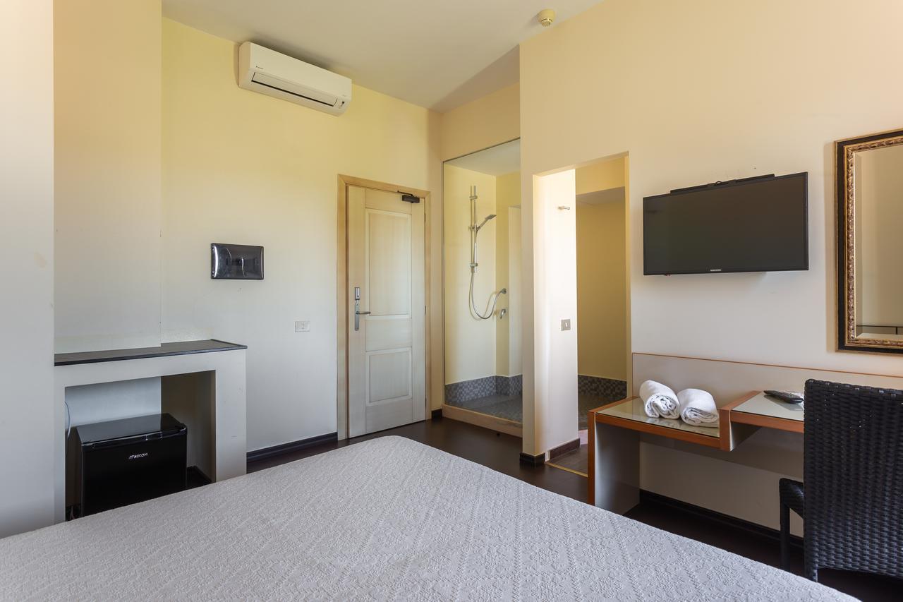 Rodia Inn Oristano Exterior foto